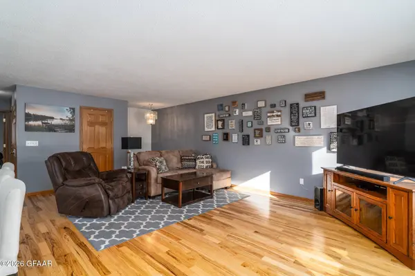 1017 9TH AVE SE, East Grand Forks, MN 56721