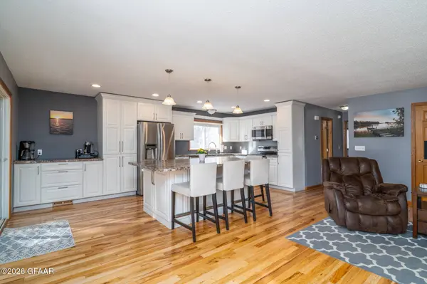 1017 9TH AVE SE, East Grand Forks, MN 56721