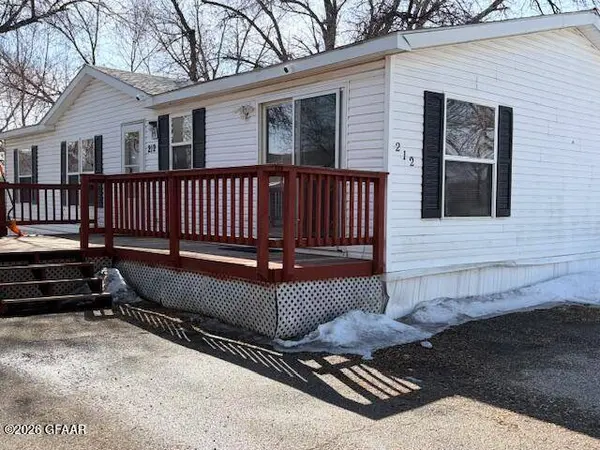 212 FILLMORE AVE, Grand Forks, ND 58201