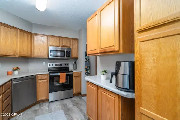 2230 27TH AVE S, Grand Forks, ND 58201