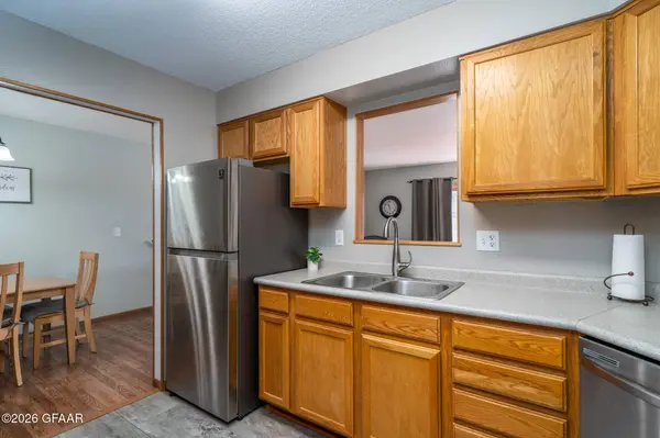 2230 27TH AVE S, Grand Forks, ND 58201