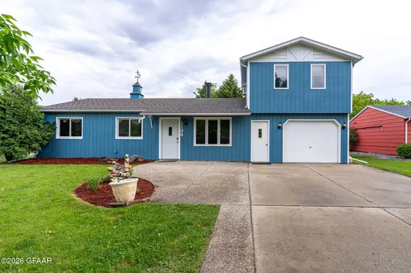 1104 21ST ST NW, East Grand Forks, MN 56721