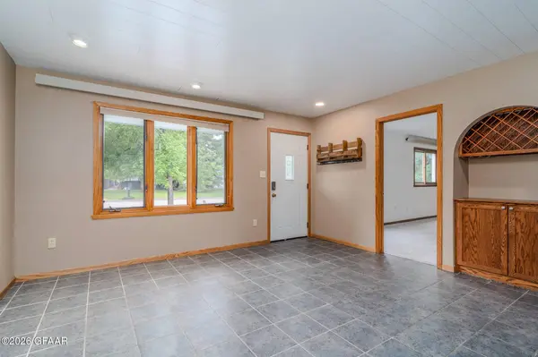1104 21ST ST NW, East Grand Forks, MN 56721