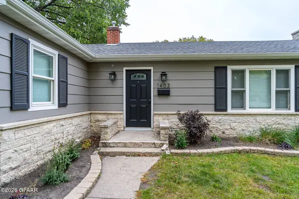 1403 OAK ST, Grand Forks, ND 58201