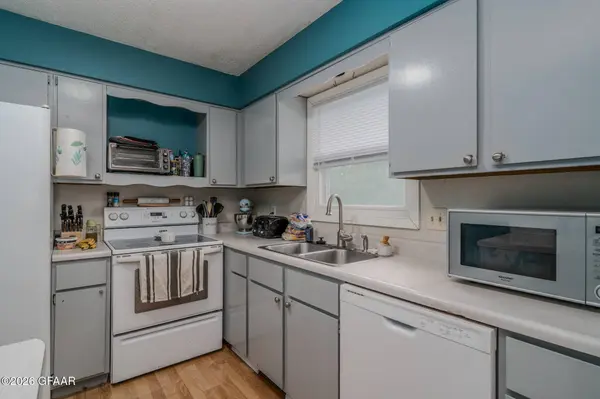 2226 SPRINGBROOK CT, Grand Forks, ND 58201