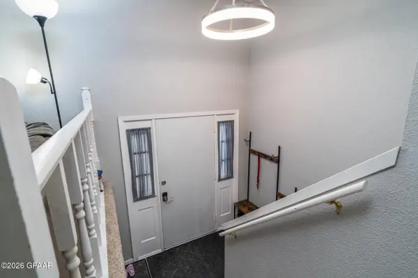 2226 SPRINGBROOK CT, Grand Forks, ND 58201