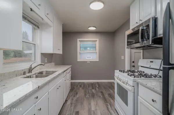 2509 9TH AVE N, Grand Forks, ND 58203