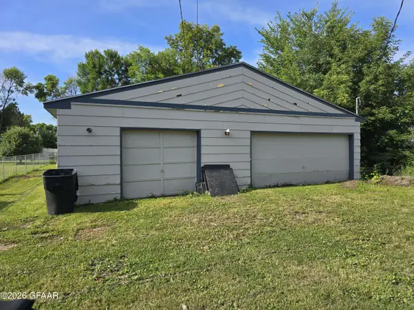 1118 1ST AVE N, Grand Forks, ND 58203