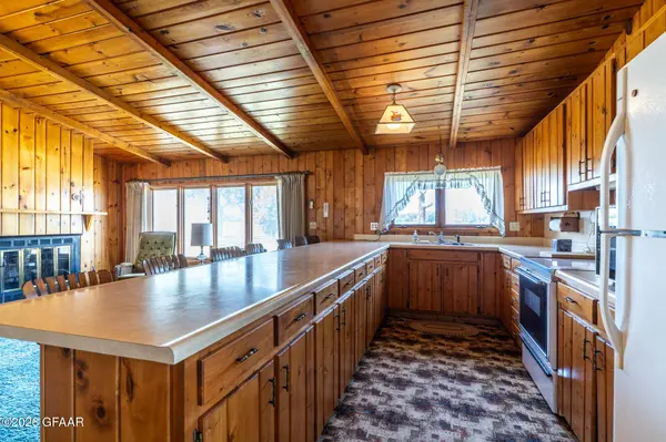 11842 LAKE ST SE, Mentor, MN 56736