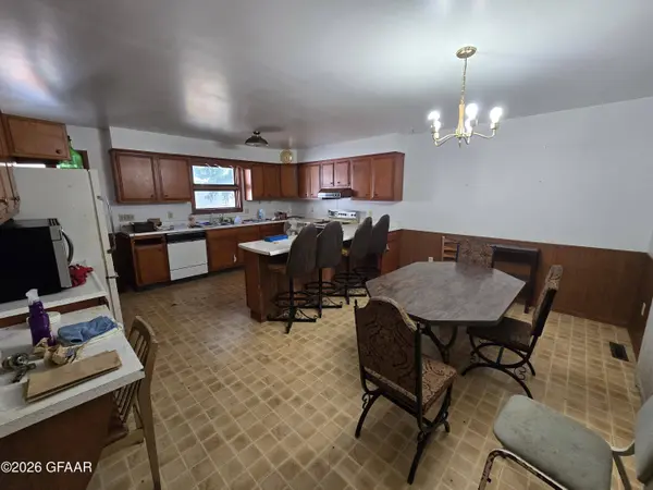 1702 20TH AVE S, Grand Forks, ND 58201