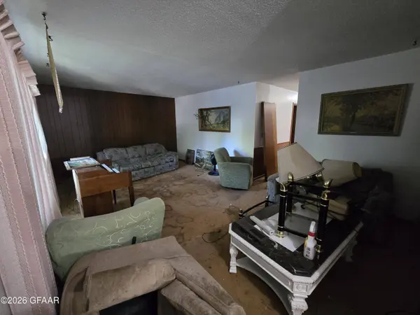 1702 20TH AVE S, Grand Forks, ND 58201