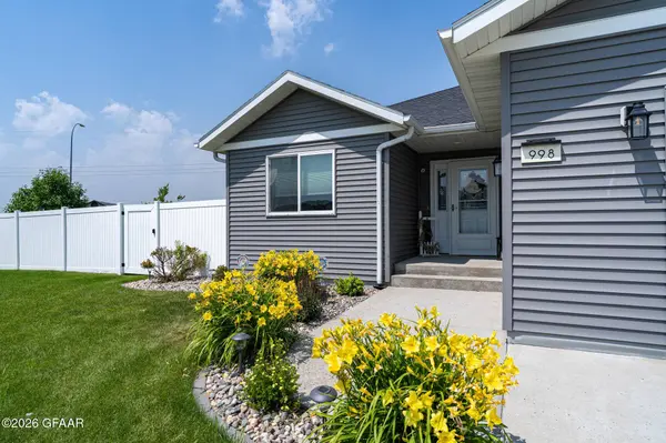 998 THAMES CT, Grand Forks, ND 58203