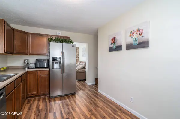 5604 BELMONT RD, Grand Forks, ND 58201