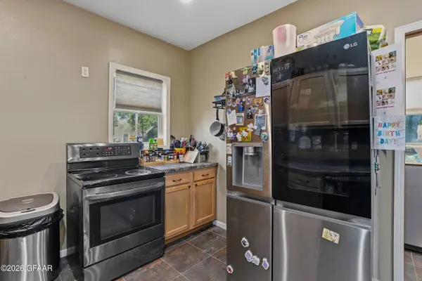 402 4TH ST N, Grand Forks, ND 58203