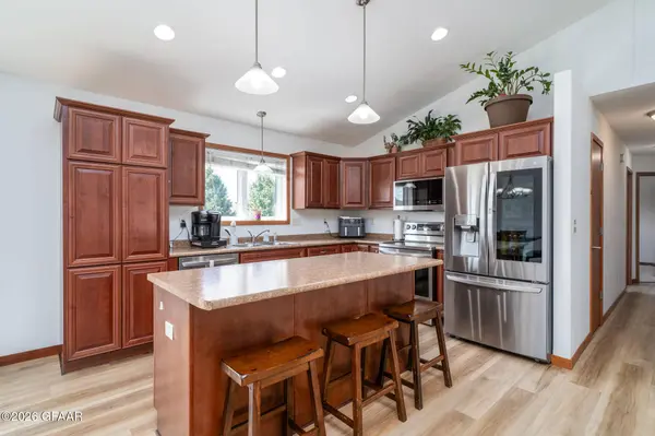 2185 42ND AVENUE S, Grand Forks, ND 58201