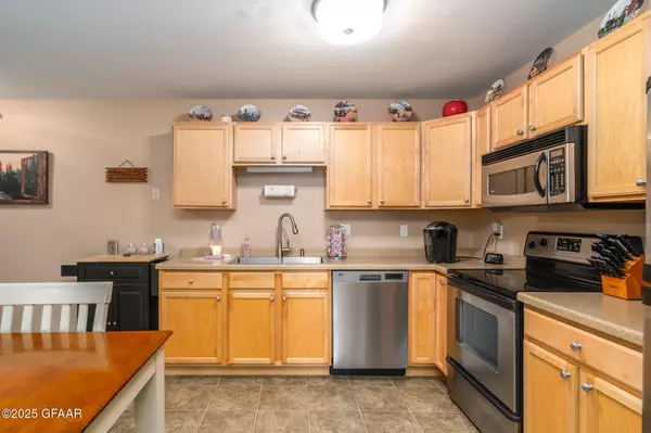 4600 WASHINGTON ST S 123, Grand Forks, ND 58201