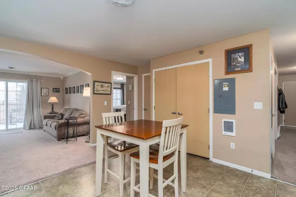 4600 WASHINGTON ST S 123, Grand Forks, ND 58201