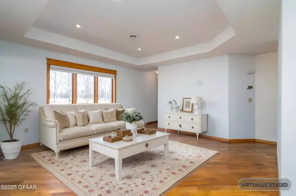 2049 26TH AVE S A, Grand Forks, ND 58201