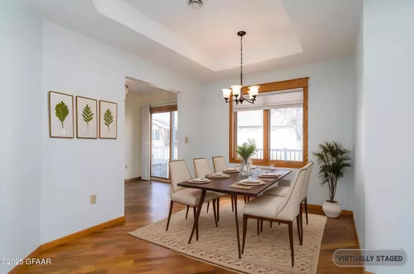 2049 26TH AVE S A, Grand Forks, ND 58201