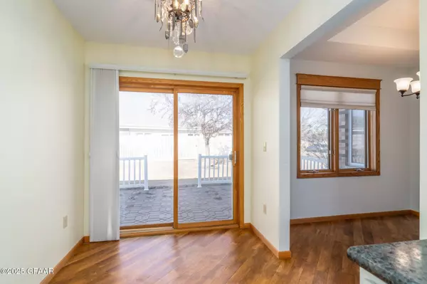 2049 26TH AVE S A, Grand Forks, ND 58201