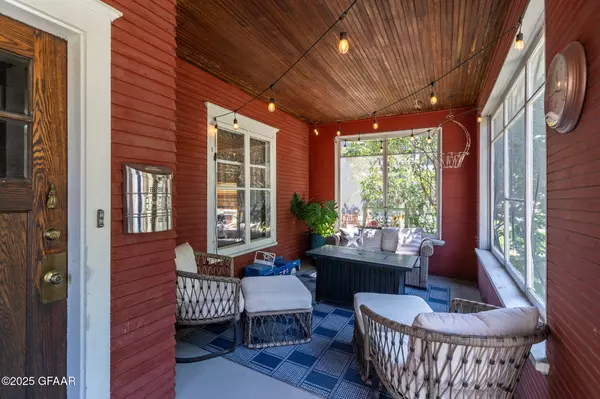 607 5TH ST S, Grand Forks, ND 58201