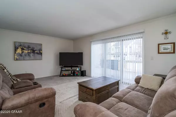 2271 KNIGHTSBRIDGE CT, Grand Forks, ND 58201