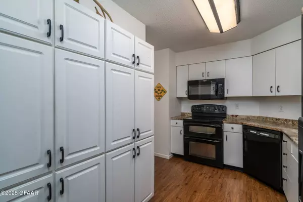 2271 KNIGHTSBRIDGE CT, Grand Forks, ND 58201