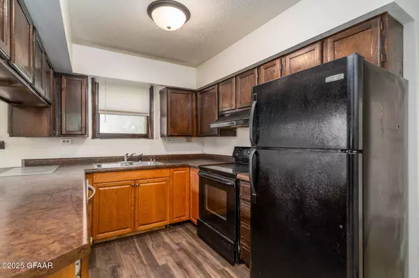 3 GARDEN CIR NW, East Grand Forks, MN 56721