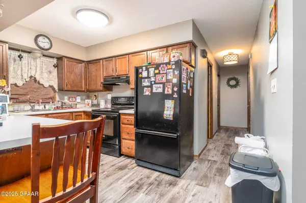 3 GARDEN CIR NW, East Grand Forks, MN 56721