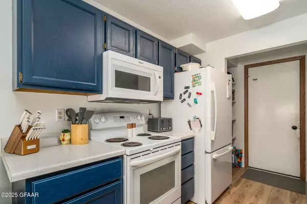 44 PARKVIEW CIR, Grand Forks, ND 58201