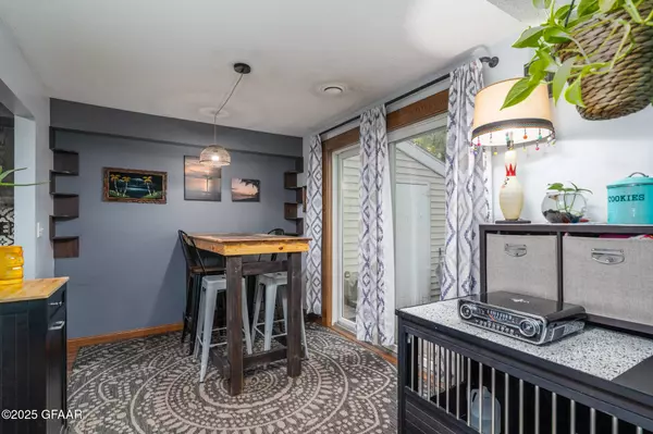 2542 26TH AVE S, Grand Forks, ND 58201