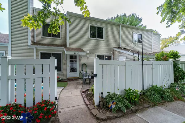 2542 26TH AVE S, Grand Forks, ND 58201