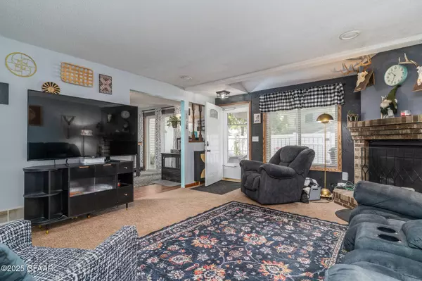 2542 26TH AVE S, Grand Forks, ND 58201