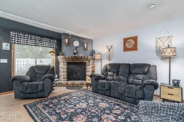 2542 26TH AVE S, Grand Forks, ND 58201