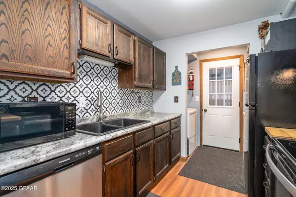 2542 26TH AVE S, Grand Forks, ND 58201