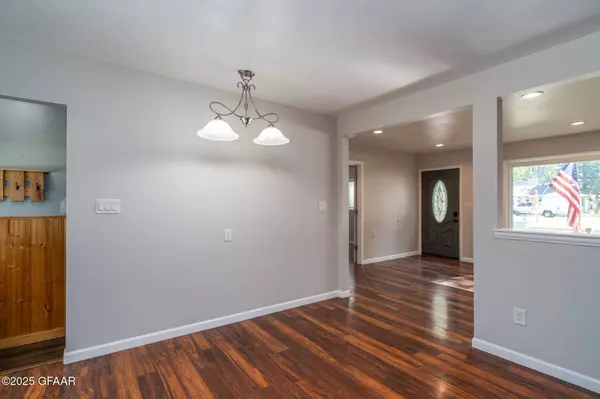 1512 19TH ST NW, East Grand Forks, MN 56721