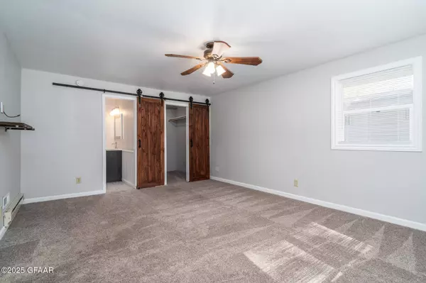 1512 19TH ST NW, East Grand Forks, MN 56721