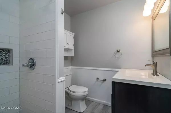 1512 19TH ST NW, East Grand Forks, MN 56721