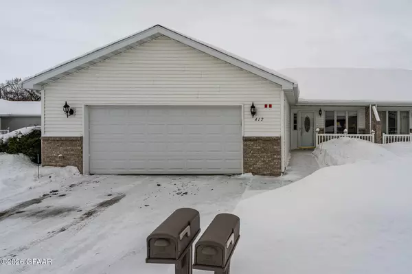 417 CRESTWOOD CT SE, East Grand Forks, MN 56721