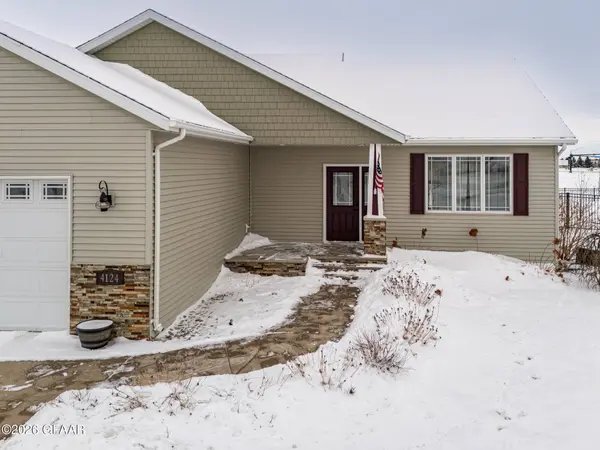 4124 SUN CIRCLE, Grand Forks, ND 58201