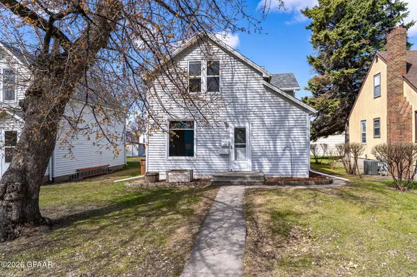417 2ND AVE NE, East Grand Forks, MN 56721