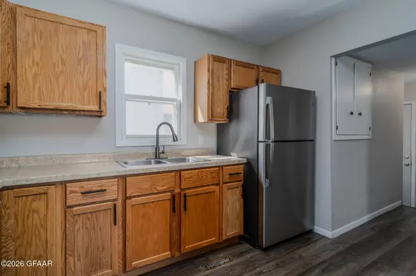 417 2ND AVE NE, East Grand Forks, MN 56721