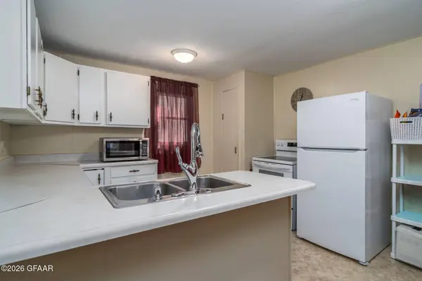 505 7TH ST, Grand Forks, ND 58203