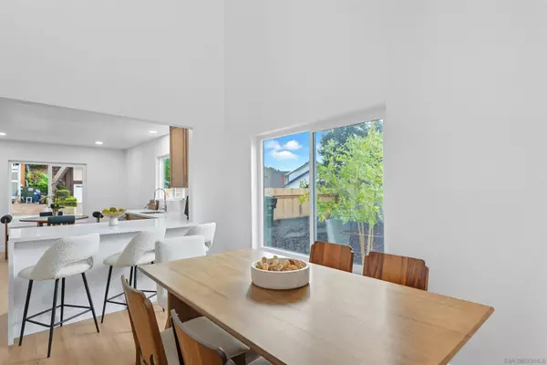 9562 Benavente St, San Diego, CA 92129