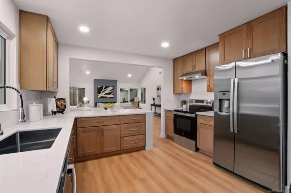 9562 Benavente St, San Diego, CA 92129