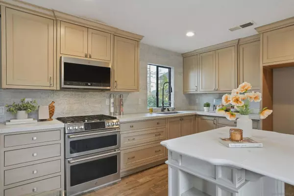 109 Scenic Dr, El Cajon, CA 92021