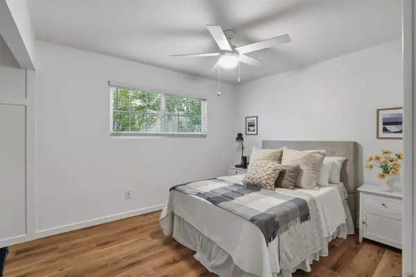 1806 Stewart St, Oceanside, CA 92054