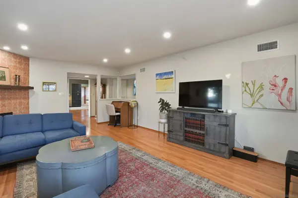 5641 Genoa, San Diego, CA 92120