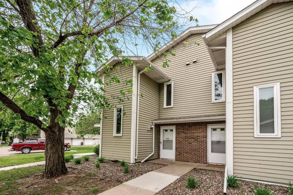 2478 Cobble Hill Alcove #C, Woodbury, MN 55125
