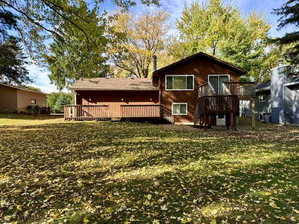 4863 Granada AVE N, Oakdale, MN 55128